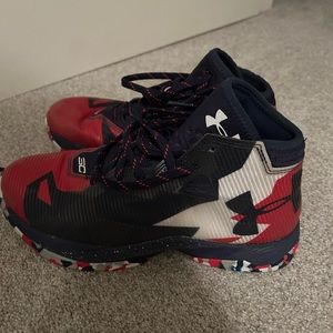 Under Armour Curry USA SIZE 7Y